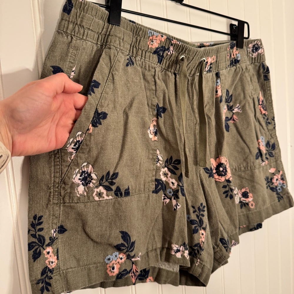 Nautical Women’s Olive Green Floral Linen Blend Shorts With Pockets Size Large - Picture 2 of 10